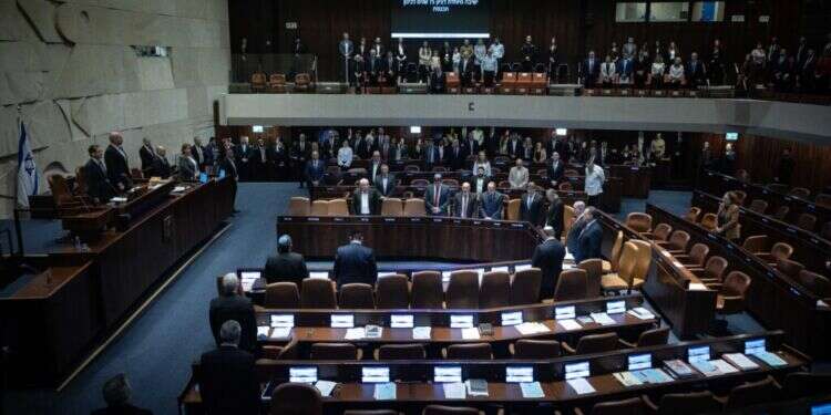 מליאת הכנסת. צילום: יונתן זינדל, פלאש 90 אחרי הצעד הפופוליסטי של חברי יש עתיד: הכנסת יוצאת לפגרה