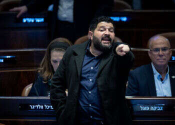 אלמוג כהן: לעצור את האדם שקרא "להקיף את נתניהו בבלוני גז"