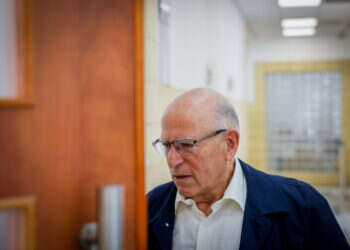 עוזי ארד העיד במשפט נתניהו: זו לא פעם ראשונה שהוא משסה את השב"כ במישהו