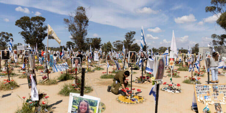 "לקראת יום הזיכרון או שבעה באוקטובר, כל הנגב המערבי יהפוך למרחב של זיכרון. בזמנים אחרים יהיו פסטיבלים של מוזיקה". האנדרטה ביער רעים. צילום: גטי אימג'ס