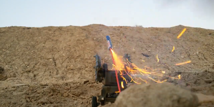 טיל צעצוע שפורסם ברשתות החברתיות בערבית כדי ללגלג על איראן. צילום מסך מרשת X "אשליה": בעולם הערבי לועגים לתקיפה האיראנית