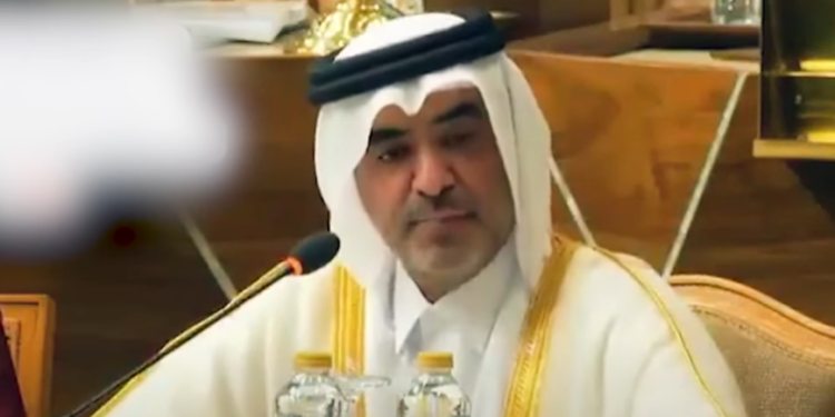 הבכיר הקטארי, אסא בן אחמד אל-נסר. צילום מסך מתוך יוטיוב בכיר קטארי: "7 באוקטובר היה רק ההתחלה"