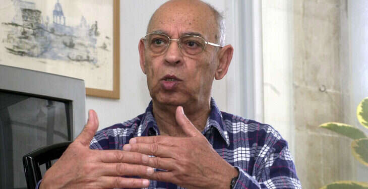 סמי מיכאל בשנת 2004. צילום: פלאש 90 חבר המפלגה הקומוניסטית באיראן: 12 נקודות מחייו של סמי מיכאל