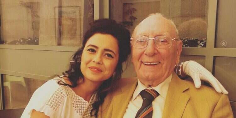 מוריס אל-מדיוני עם נטע אלקיים. צילום: באדיבות המצולמת מוריס אל-מדיוני עם נטע אלקיים