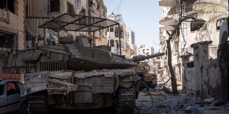 לוחמי צה בעזרת גשרים הנדסיים: חטיבת הנח"ל פשטה על תשתיות טרור במרכז הרצועה