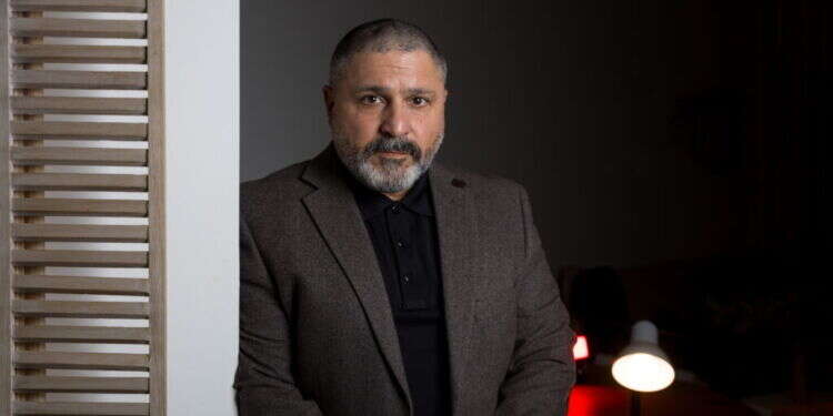 לגרום לנחקר לשתף פעולה. פוזיילוב. צילום: לירון מולדובן לגרום לנחקר לשתף פעולה. פוזיילוב. צילום: לירון מולדובן