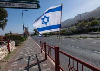 האוטובוסים מגיעים כסדרם, אך הם כמעט ריקים מנוסעים. קריית־שמונה. צילום: אייל מרגולין, ג'יני