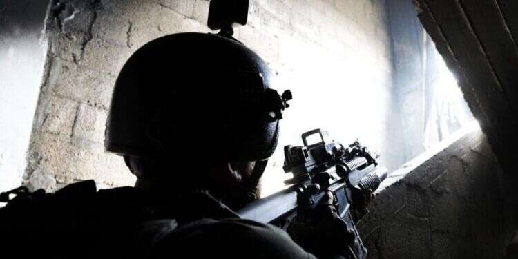 לוחמי צה תיעוד: לאחר שזוהו נעים סמוך לכוחות, חוסלה חוליית מחבלים במרכז הרצועה