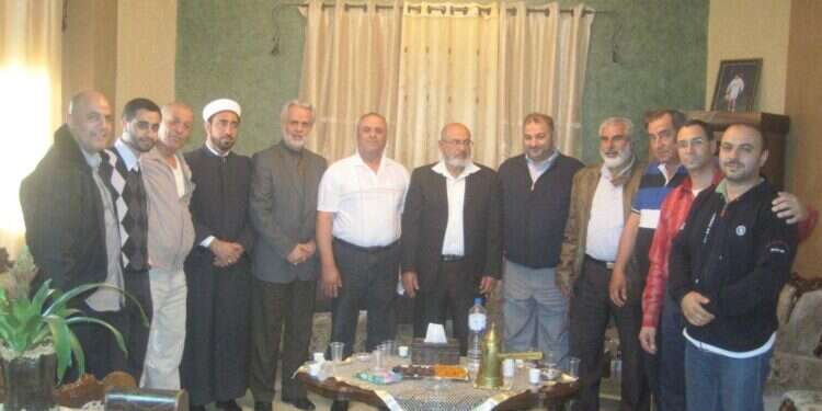 מנסור עבאס ובכירי התנועה האסלאמית עם משפחתו של פאוזי נימר בעכו משרד המשפטים מאשר: הליכי פירוק נגד עמותות המזוהות עם התנועה האסלאמית