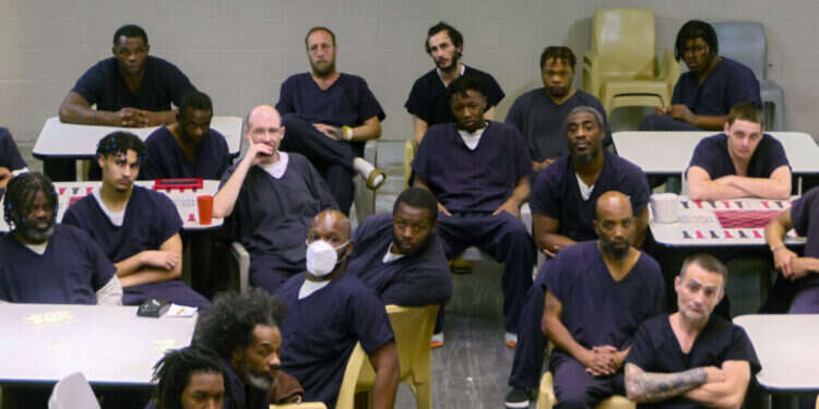 חופשיים. צילום: באדיבות נטפליקס ניסוי בבית הסוהר ובריחה מהכלא: סדרות וסרטי החירות המומלצים לחג