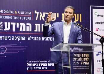 בשב"כ הכחישו, אך ראש המוסד לשעבר מאשר: פועלים עזתים ריגלו עבור חמאס