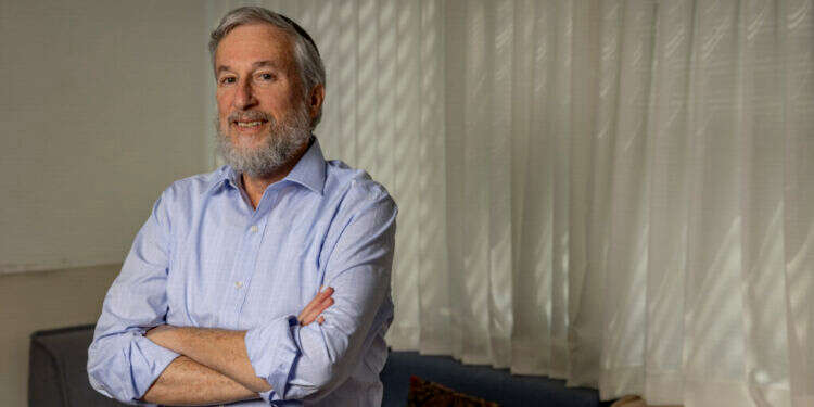 פרופ' משה קופל במשרדי פורום קהלת. צילום: נעמה שטרן פרופ' קופל במשרדי פורום קהלת, שלשום. צילום: נעמה שטרן