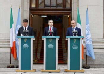 ראש ממשלת אירלנד סיימון האריס, יחד עם ראשי ממשלת ספרד ונורווגיה, מכריזים על הכרה במדינה פלסטינית. צילום: EPA