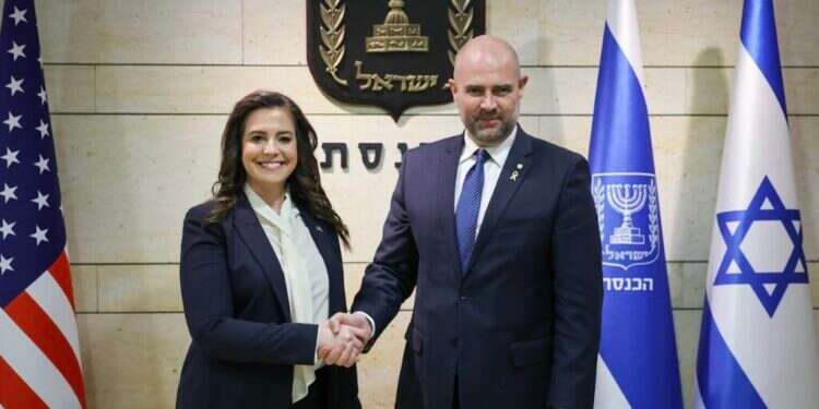 אליס סטפניק עם יו "לספק לישראל מה שהיא צריכה מתי שהיא צריכה": חברת הקונגרס ביקרה בכנסת