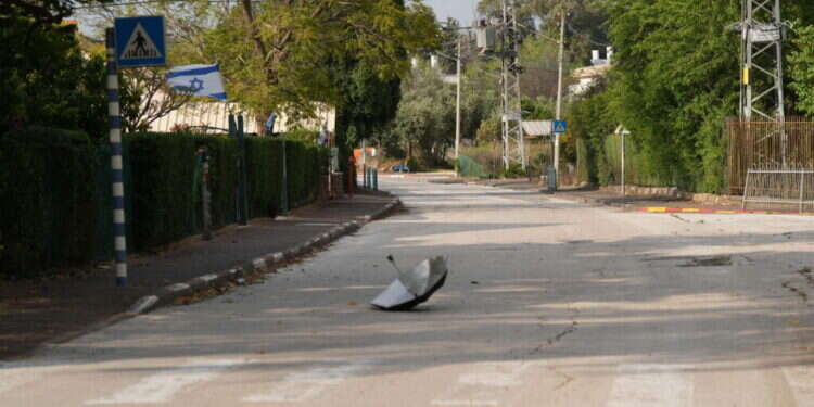 געגועים לחגיגות הילדות: מדינה עצמאית – עיר ריקה