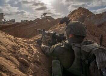 לוחמי צה תיעוד: אוגדה 99 משמידה תשתיות טרור ומחסלת מחבלים במרכז הרצועה