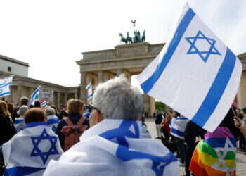 הישראלים לא באמת חווים אנטישמיות. הפגנת תמיכה בישראל בשער ברנדנבורג בברלין, בחודש שעבר. צילום: איי.אף.פי