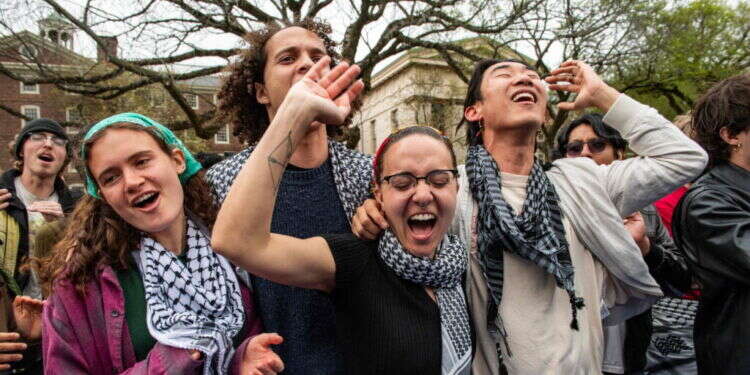אוניברסיטת בראון נכנעה לדרישת הסטודנטים האנטי-ישראלים
