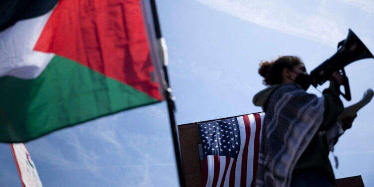 ישראל משלמת את מחיר העבדות באמריקה