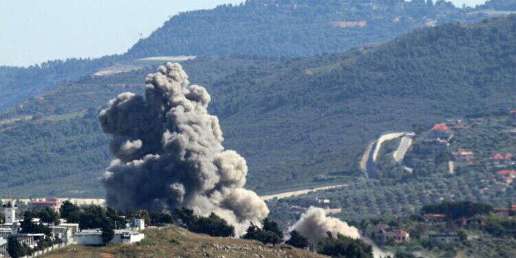 צפו: בכיר בחיזבאללה נסע במכונית – וחוסל מהאוויר