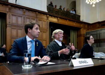 הנציגים של ישראל בבית הדין הבינלאומי בהאג