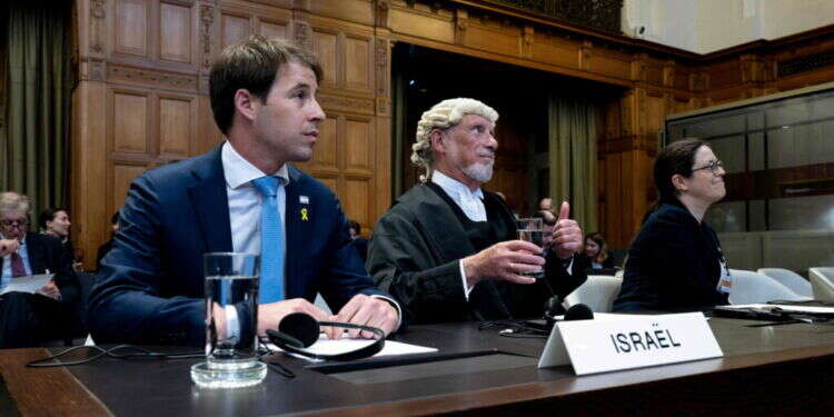 הנציגים של ישראל בבית הדין הבינלאומי בהאג
