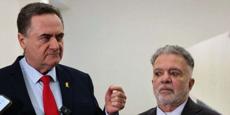 שגריר ברזיל בישראל פרדריקו מאייר עם שר החוץ ישראל כ בשל המלחמה: נשיא ברזיל מחזיר את השגריר מישראל