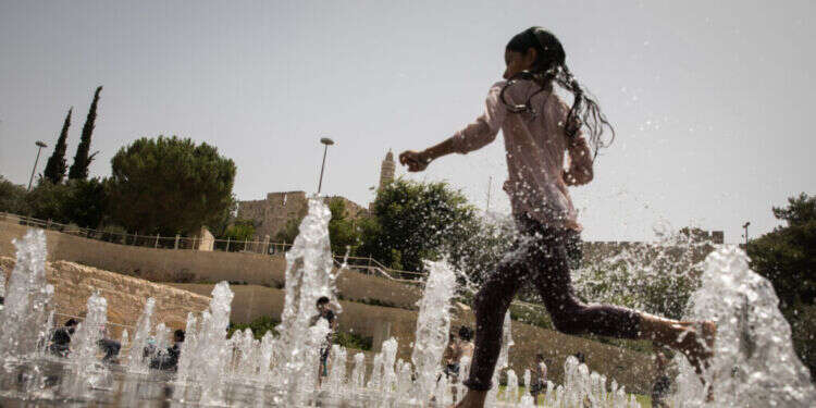 יום שרבי. צילום: הדס פרוש, פלאש 90 שרב ברחבי הארץ – ואז התקררות: תחזית מזג האוויר
