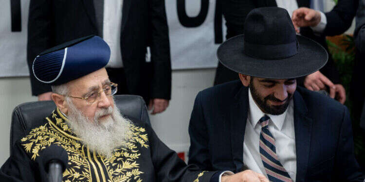 פנייה לשר הדתות: דאג לייצוג נשי בבחירת הרבנים הראשיים