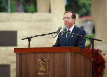 אבות שכולים: לשאת רק נאומים מוסכמים בטקסי יום הזיכרון