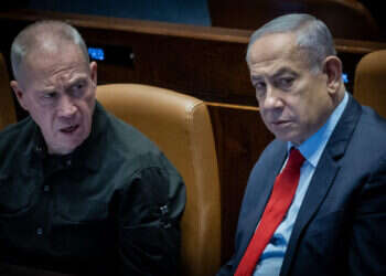 ראש הממשלה בנימין נתניהו ושר הביטחון לשעבר יואב גלנט. צילום: יונתן זינדל, פלאש 90