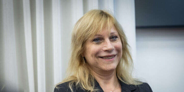 תיק 1000: "נתניהו לא התייעץ איתי על מתנות עד 2018"