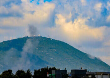 ירי טילים מלבנון לעבר בסיס הר מירון. צילום: דוד כהן, פלאש 90 חיזבאללה טילים ירי רקטות קטיושות קטיושה מירון