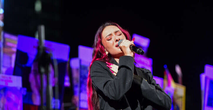 עדן גולן, נציגת ישראל בשנה שעברה. צילום: אבשלום ששוני, פלאש 90 איך נקרא במקור השיר "הוריקן" של עדן גולן? הטריוויה השבועית