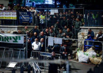 כוחות הביטחון מאבטחים את ציון הרשב"י, ל"ג בעומר תשפ"ד. צילום: דוד כהן - פלאש 90