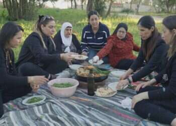 האימהות השכולות בסרט "שכול, אוכל, געגוע". צילום: יוסף שלסט
