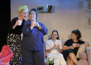 "התיאטרון מרפא מבפנים" השחקנית והאחות השכולה רני לובר לא יורדת מהבמה