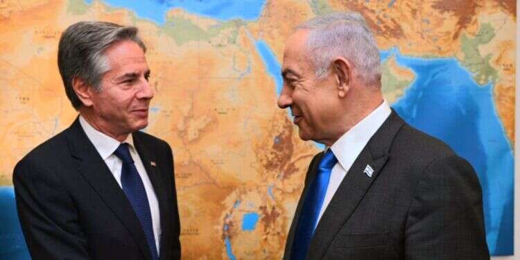 בלינקן חוזר ומצהיר שחמאס הוא המכשול – אבל ממשיך ללחוץ על ישראל