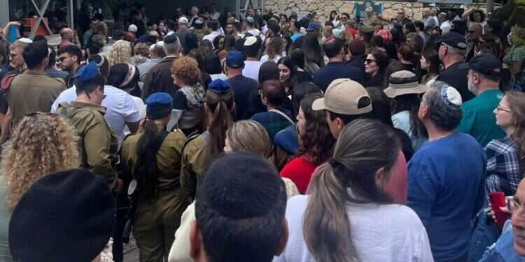 לוויית שורדת השואה אסתר גרייצר אחרי הפרסום ברשתות: אלפים הגיעו ללוויית ניצולת השואה