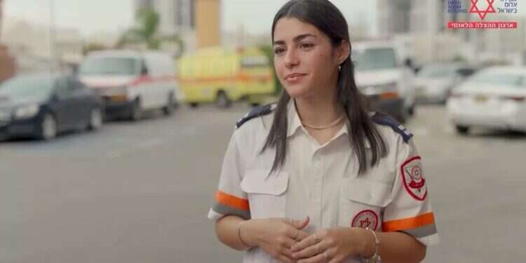 משיאת המשואה אושרית חדד. קרדיט: ארגון מד משיאת המשואה אושרית חדד, מד"א, מגן דוד אדום, הר הרצל, יום העצמאות