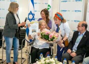 אחרי חמישה חודשים: שבוית החמאס בת ה-85 השתחררה מבית החולים