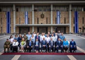 משיאי משואות תשפ"ד עם יו"ר הכנסת והשרה רגב. צילום: דוברות הכנסת - נועם מושקוביץ