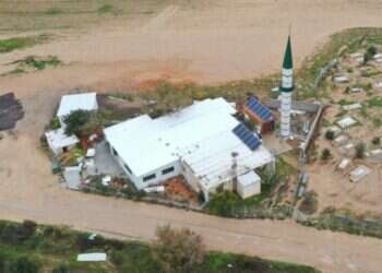 המסגד הבלתי חוקי באל-סייד, בדואים