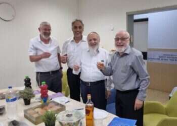 הושג הסכם בין הרב לורנץ ומרכז יב סוף טוב לסערה בישיבת נחלים: הרב לורנץ יישאר בתפקידו