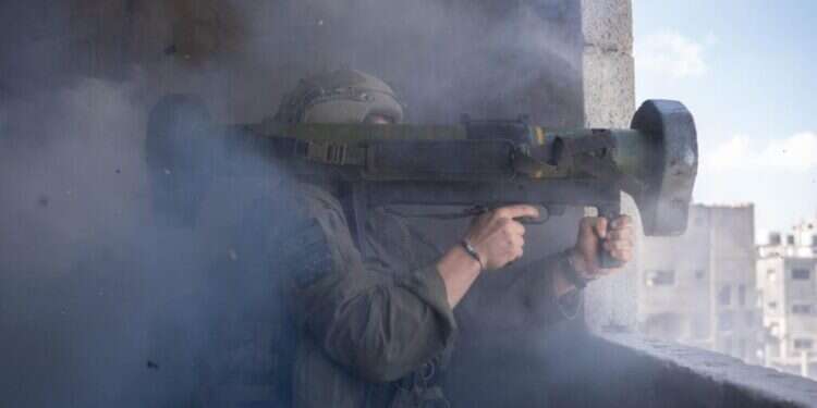 צה הצנחנים פשטו על המטה לביטחון כללי של חמאס: כמאה מחבלים חוסלו