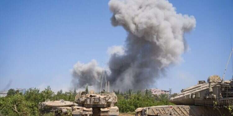 טנקים של צה טנקים של צה"ל ברפיח. צילום: דובר צה"ל