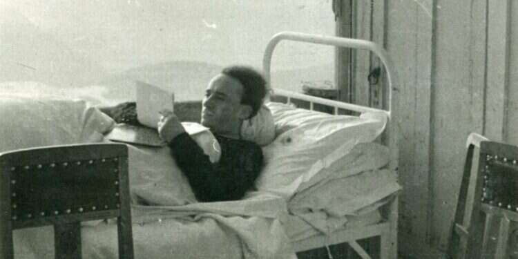 רוכמן מאושפז בשווייץ בשנת 1946 לאחר שחלה בשחפת בתקופת המחבוא במלחמה. צילום: אלבום אפרים וציפורה שדלצקי, ארכיון התמונות ע"ש שושנה ואשר הלוי, יד יצחק בן צבי