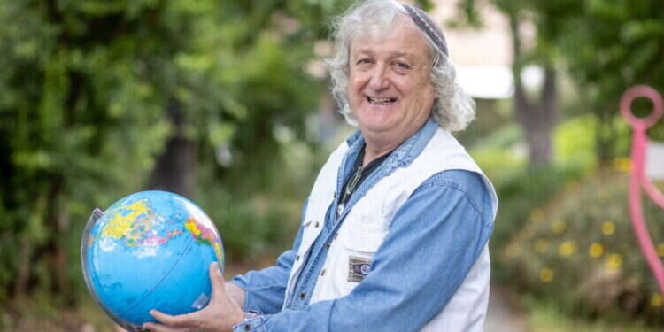 שלמה אפל, בעל חברה להפקת טיולים בחו שלמה אפל, בעל חברה להפקת טיולים בחו"ל "נופש ופנאי". צילום: אריק סולטן