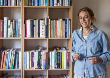 רותי גרינגליק (59) מנחת הורים ויועצת אישית וזוגית. צילום: אבישג שאר־ישוב