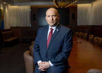 "הרעיון היה מנהיגות חדשה, צעירה וליברלית". נפתלי בנט, שבכהונתו היה הרשקוביץ בכיר בהסברת הקורונה. צילום: יונתן זינדל, פלאש 90